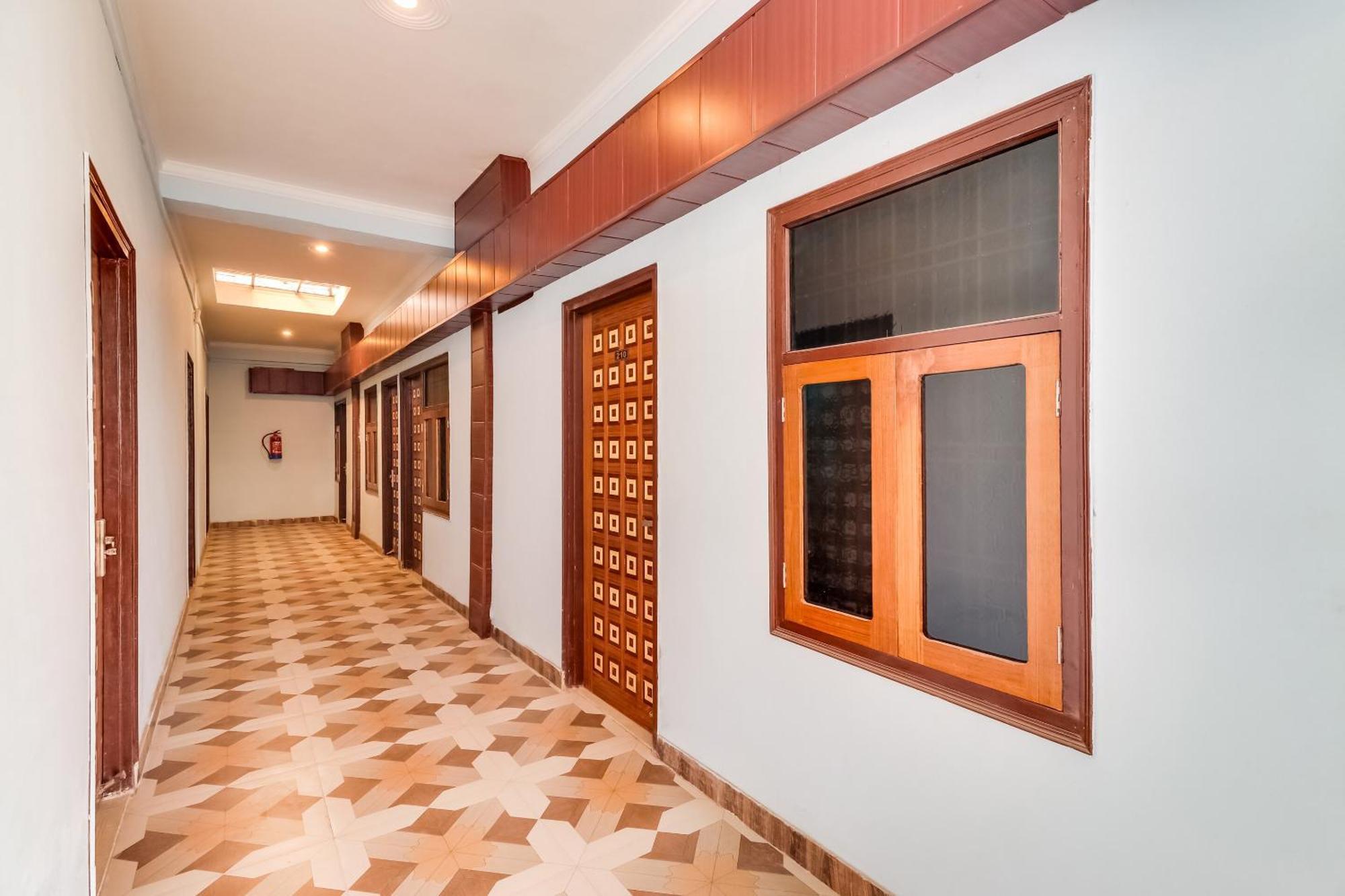 Hotel O The Velvet Chinhat Tiraha Exterior foto
